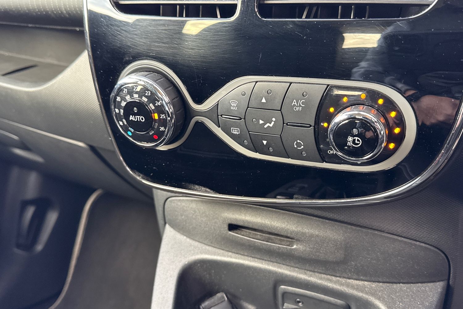 Used Renault Zoe 2018 for sale - 76346592: Photo 22