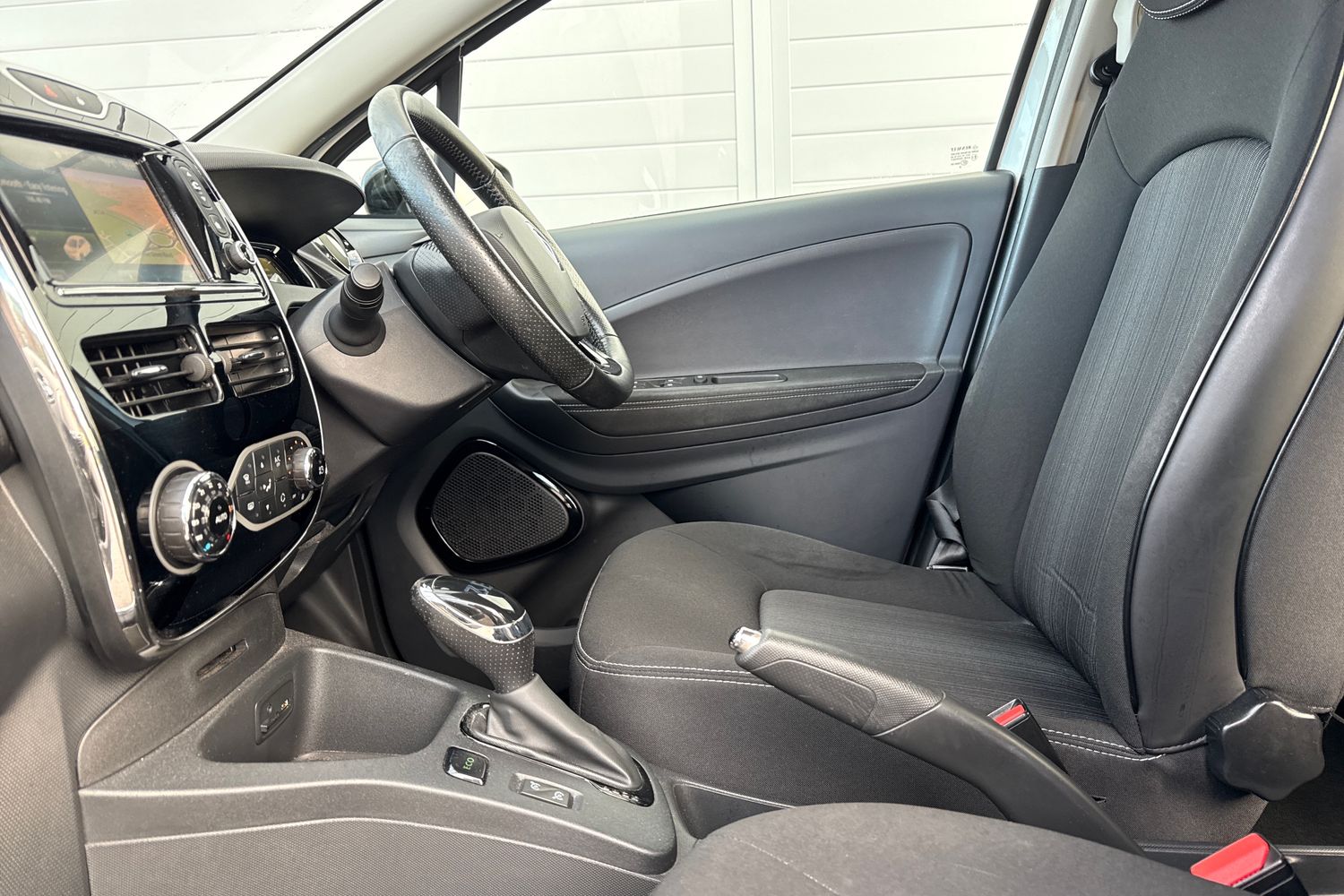 Used Renault Zoe 2018 for sale - 76346592: Photo 32
