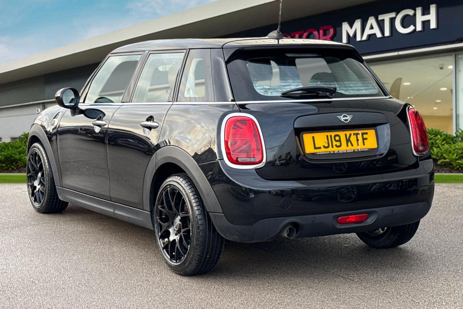 Used MINI Hatch 2019 for sale - 77692233: Photo 2