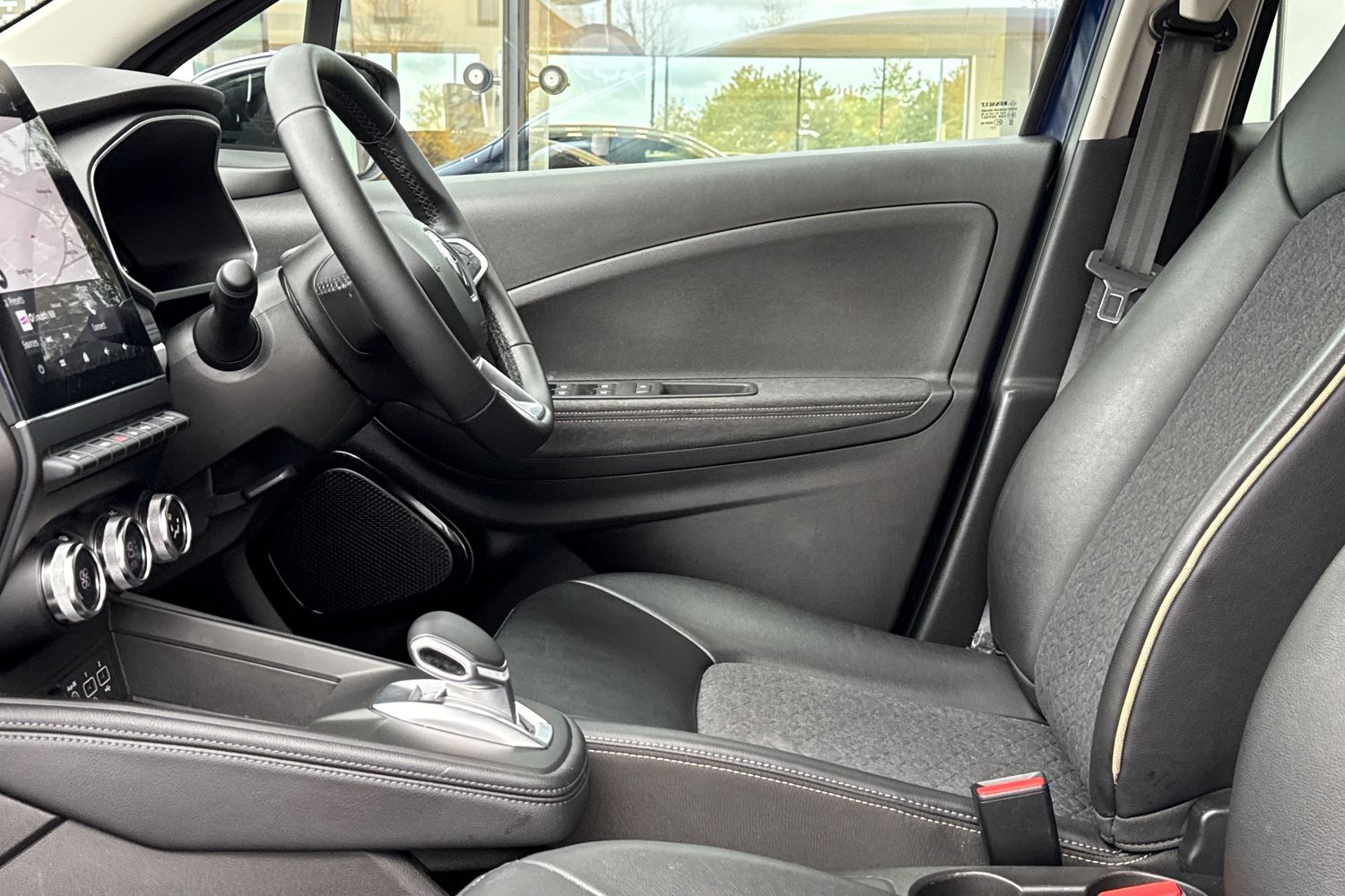 Used Renault Zoe 2022 for sale - 76299898: Photo 33