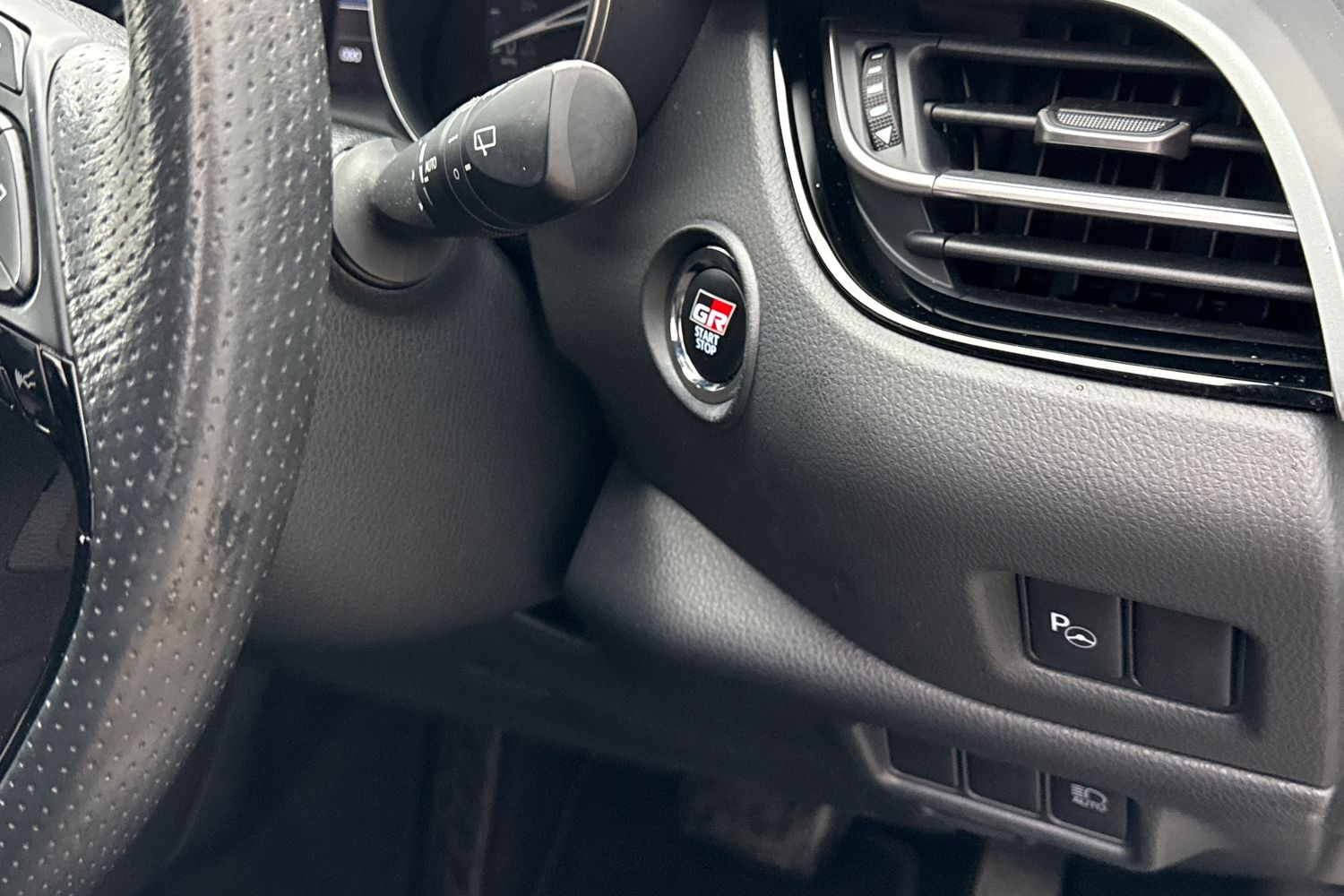 Used Toyota C-HR 2023 for sale - 77541017: Photo 39