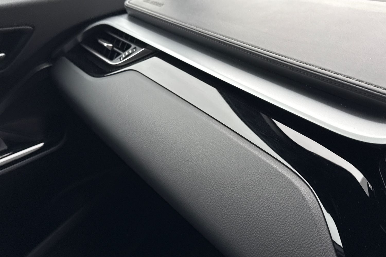 Used Toyota C-HR 2023 for sale - 77541017: Photo 60