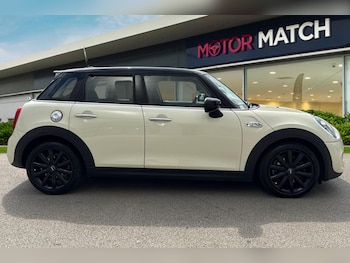 Used MINI Hatch 2019 for sale - 78459500: Photo