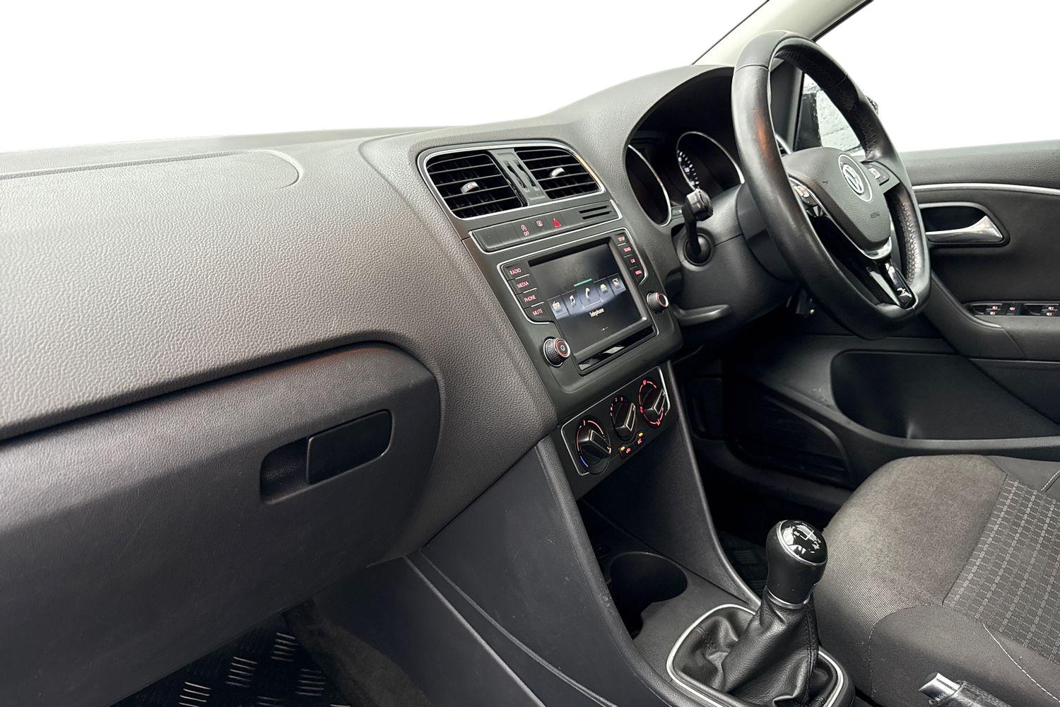 Used Volkswagen Polo 2015 for sale - 76746309: Photo 15