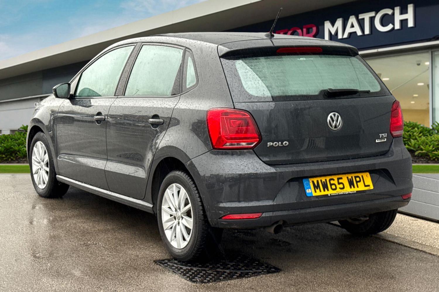 Used Volkswagen Polo 2015 for sale - 76746309: Photo 2