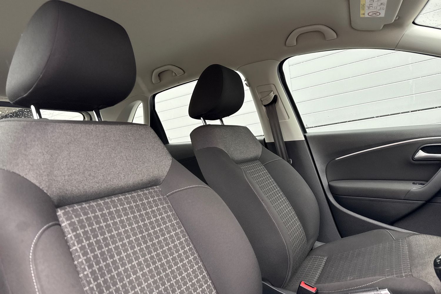 Used Volkswagen Polo 2015 for sale - 76746309: Photo 24