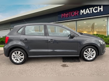 Used Volkswagen Polo 2015 for sale - 76746309: Photo