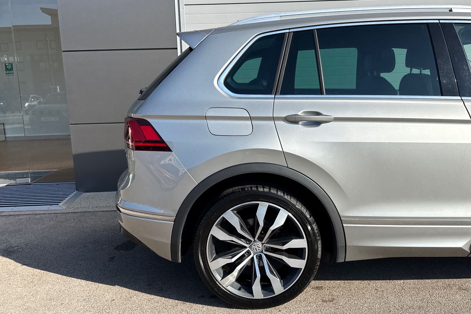 Used Volkswagen Tiguan 2016 for sale - 77747749: Photo 28