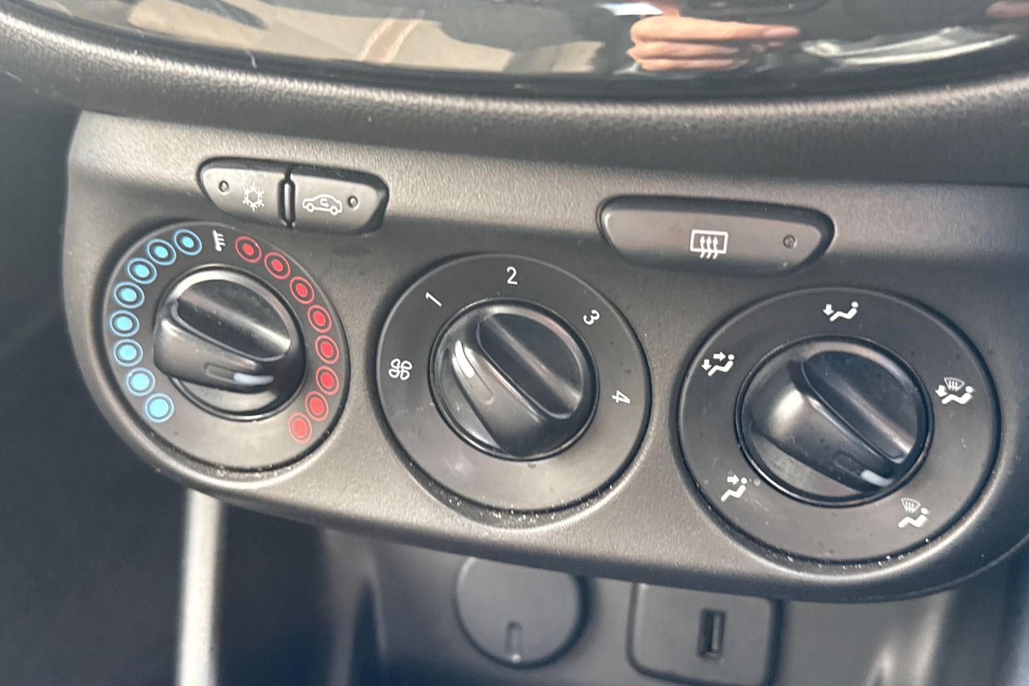 Used Vauxhall Corsa 2016 for sale - 77764539: Photo 18