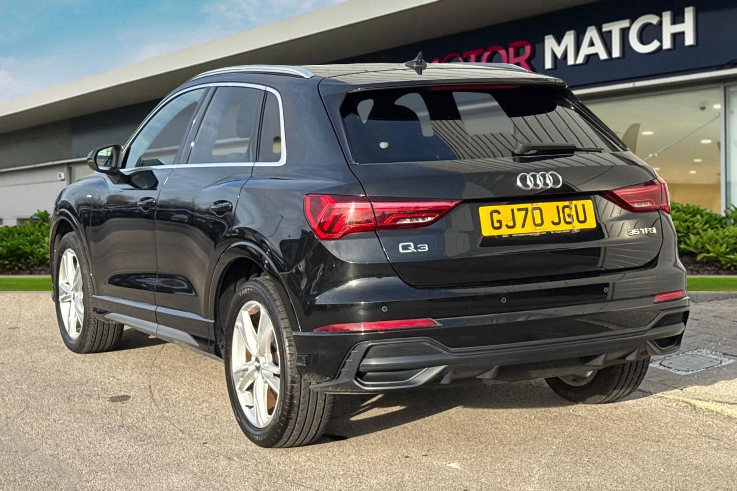 Used Audi Q3 2020 for sale - 76916393: Photo 2