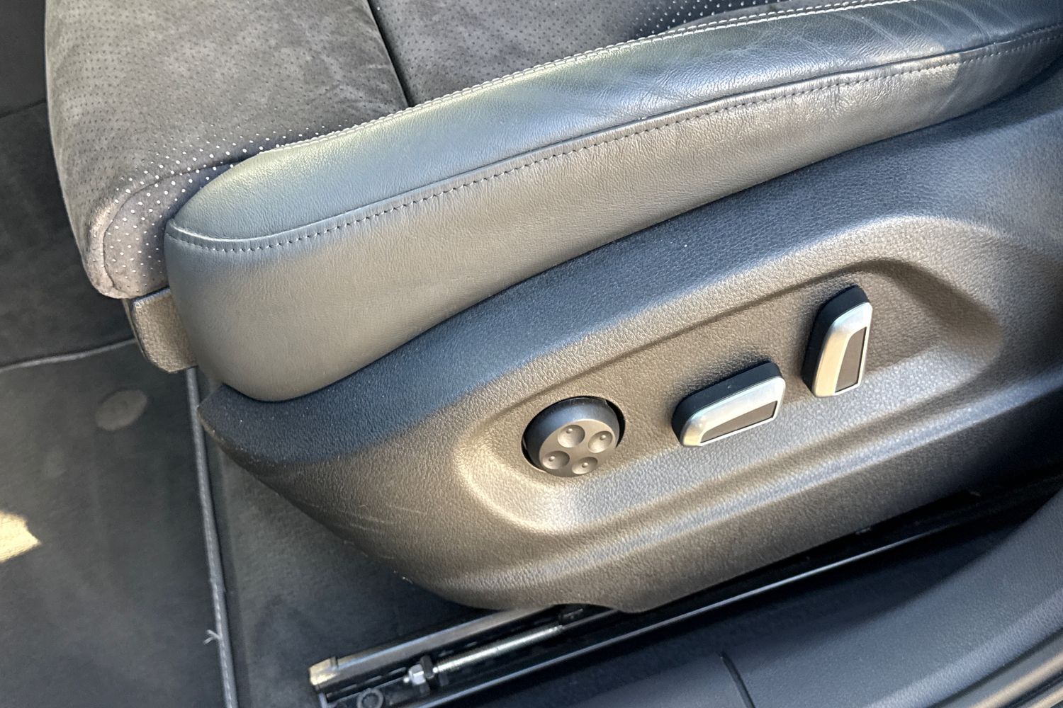 Used Audi Q3 2018 for sale - 76697637: Photo 37