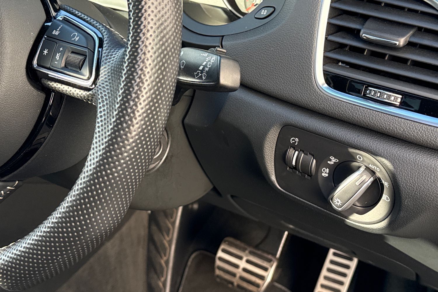 Used Audi Q3 2018 for sale - 76697637: Photo 42