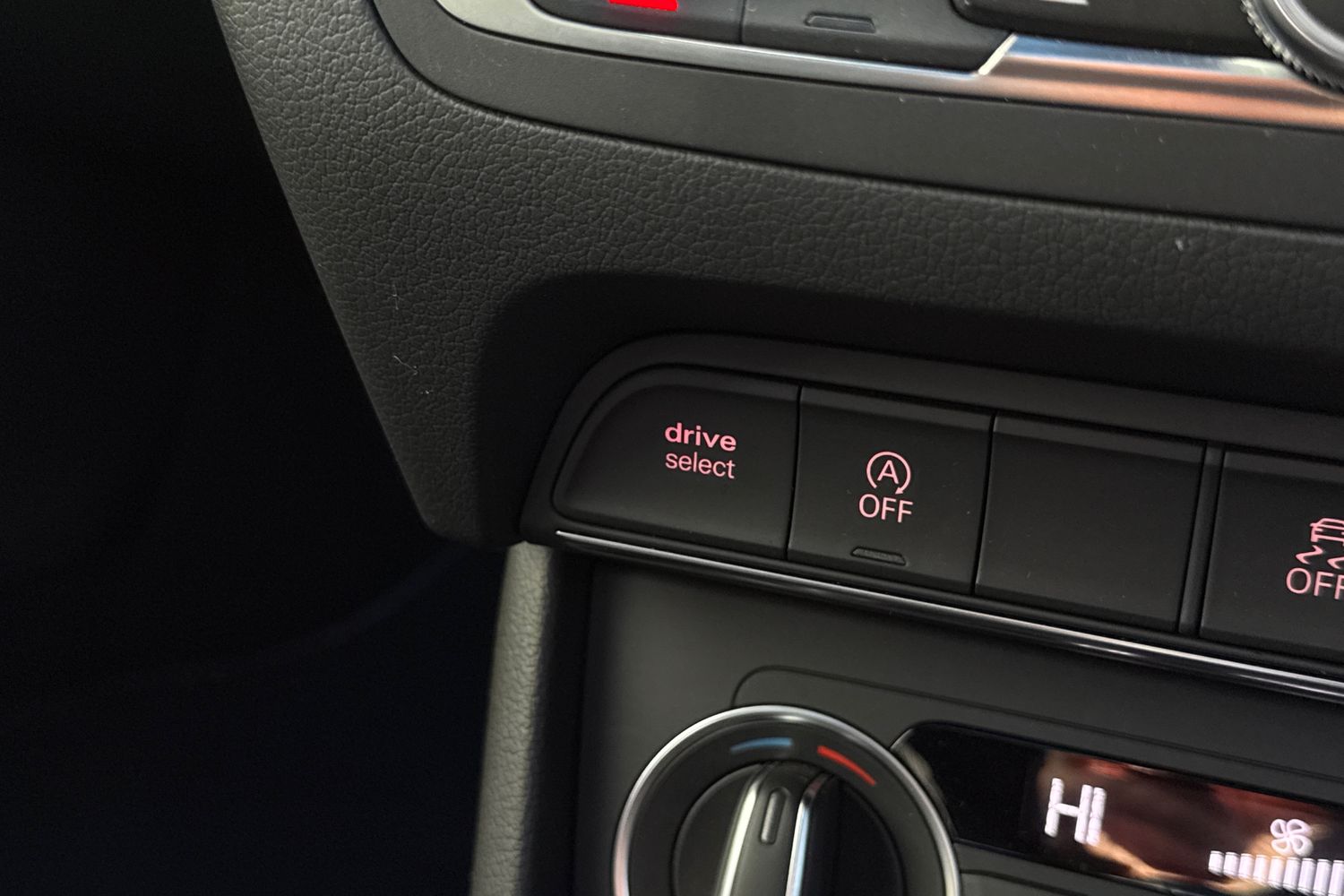 Used Audi Q3 2018 for sale - 76697637: Photo 50