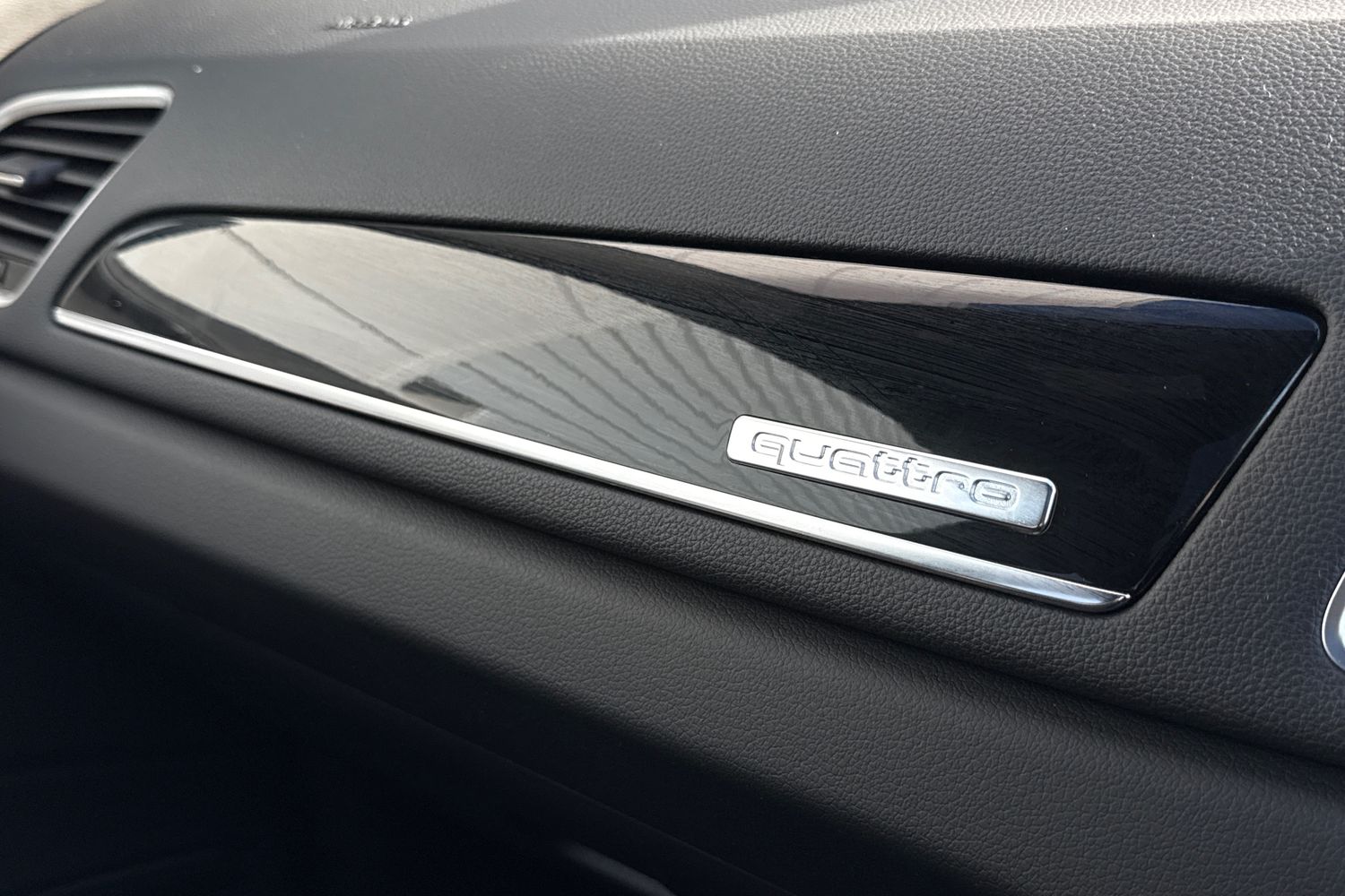 Used Audi Q3 2018 for sale - 76697637: Photo 53