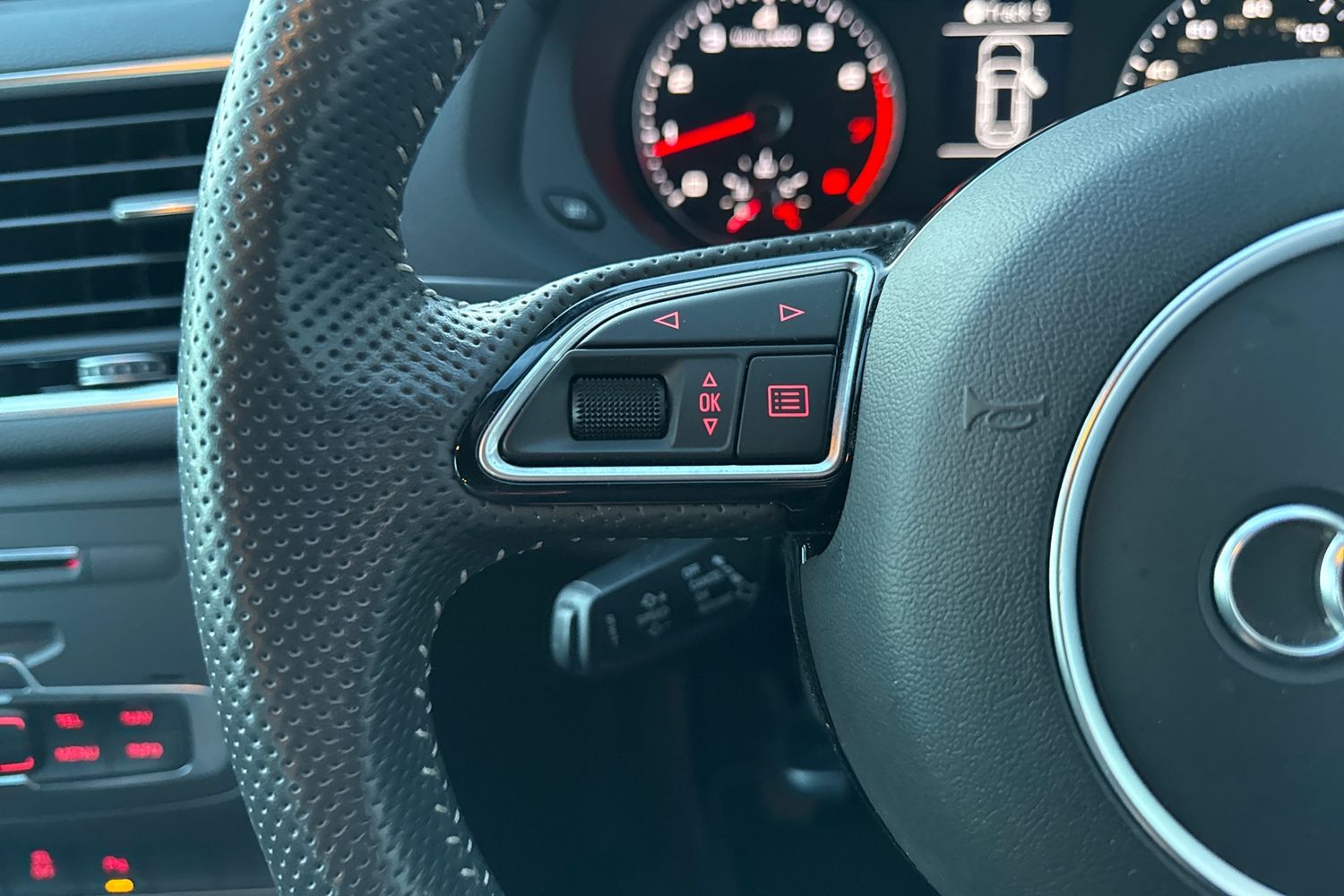 Used Audi Q3 2018 for sale - 77368523: Photo 47