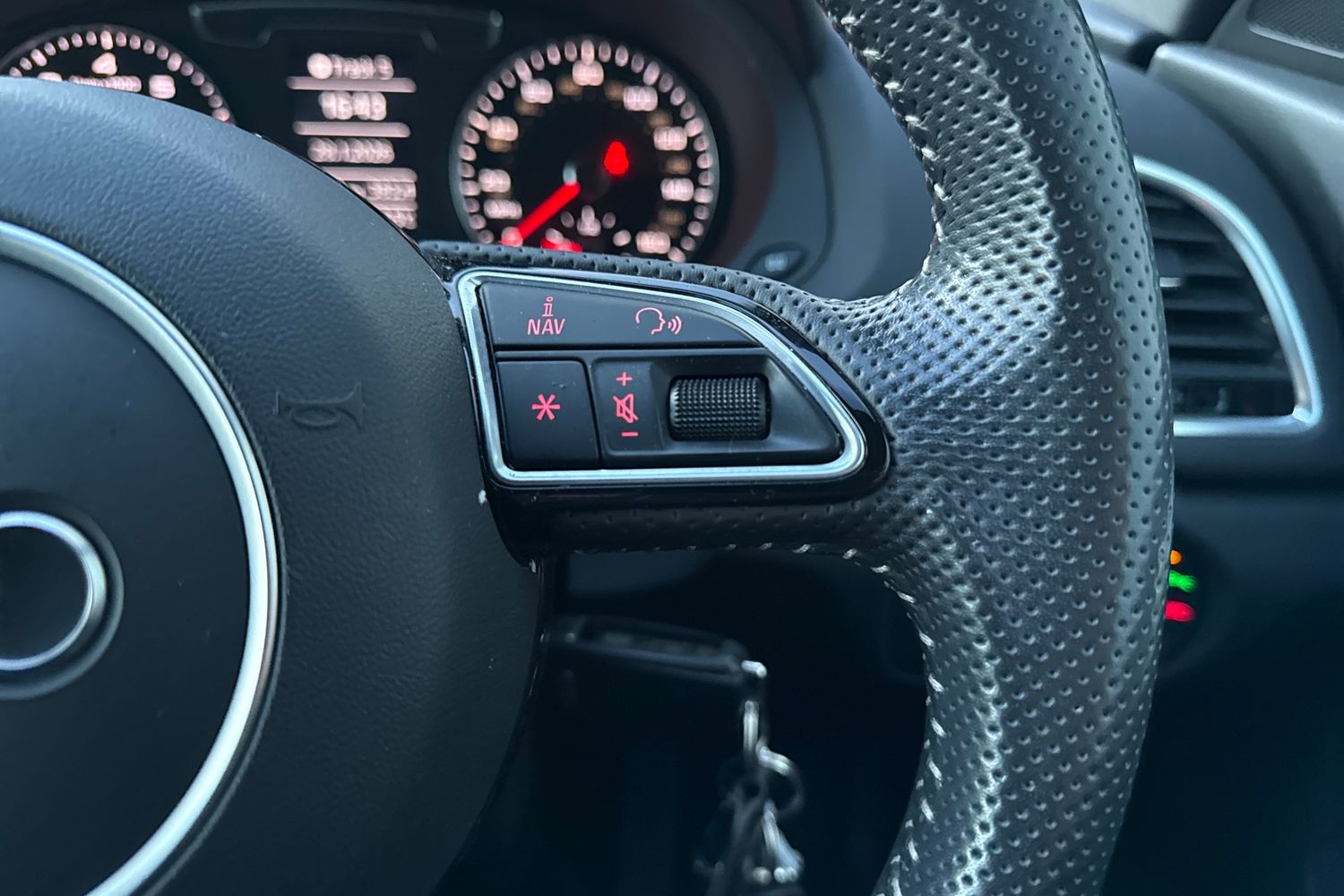 Used Audi Q3 2018 for sale - 77368523: Photo 49