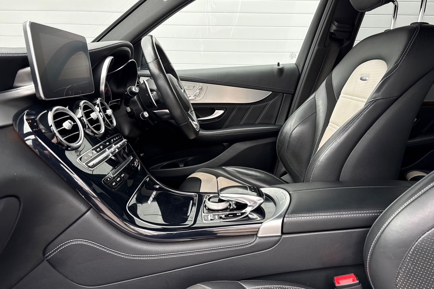 Used Mercedes-Benz GLC 2019 for sale - 77515126: Photo 32