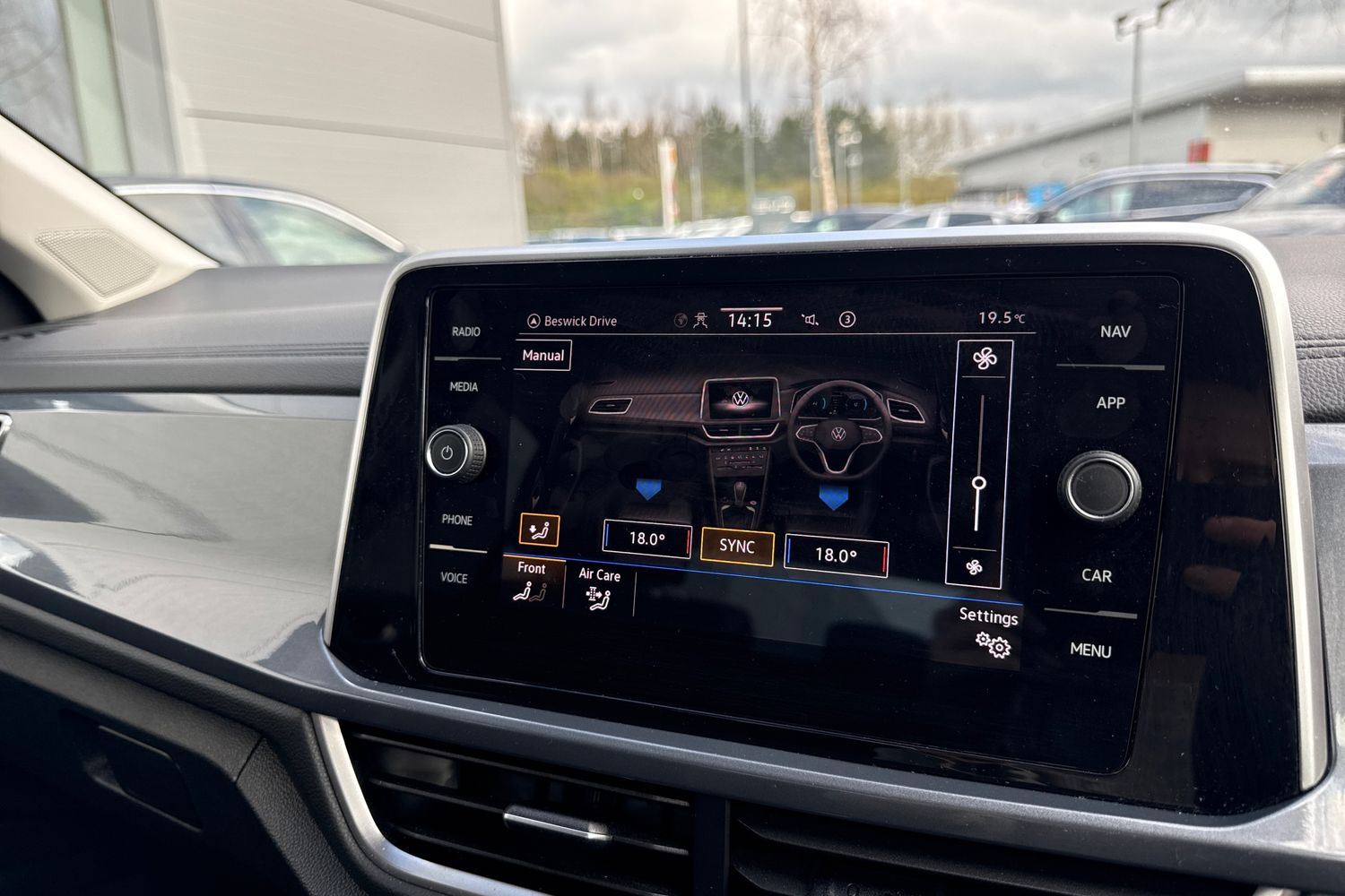 Used Volkswagen T-Roc 2023 for sale - 78097790: Photo 22