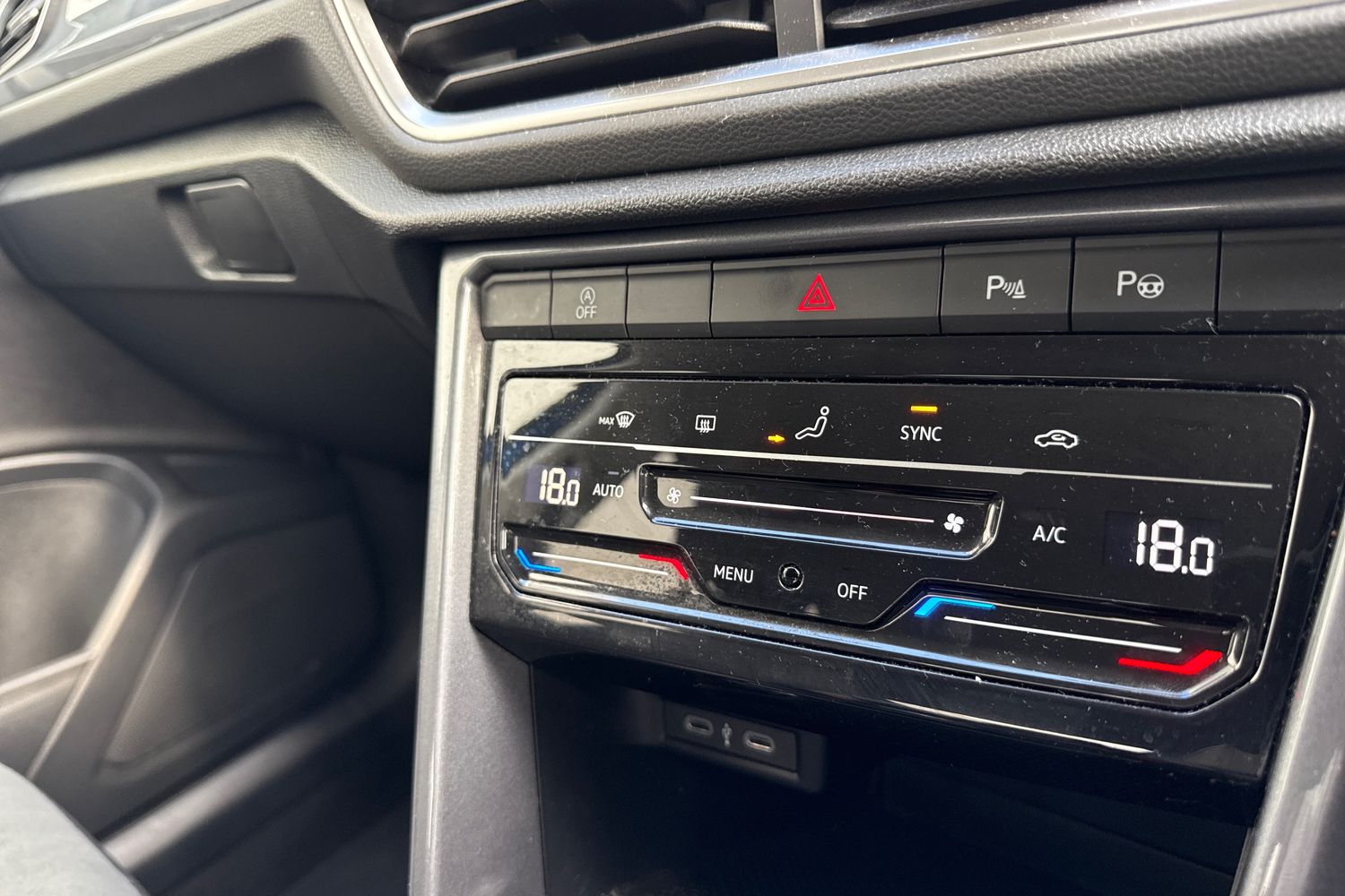 Used Volkswagen T-Roc 2023 for sale - 78097790: Photo 29