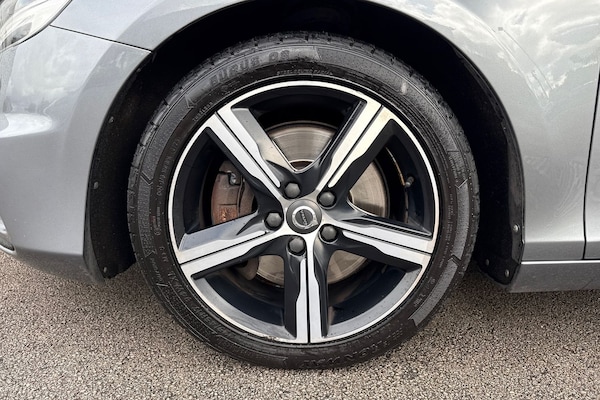 Used Volvo V40 2017 for sale - 76324053: Photo 12