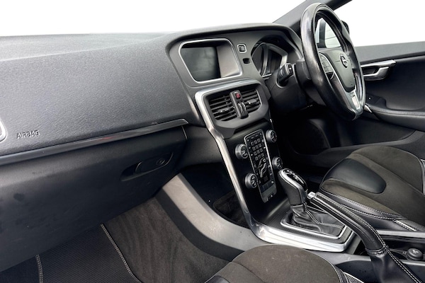 Used Volvo V40 2017 for sale - 76324053: Photo 15