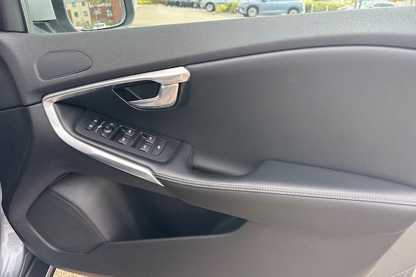 Used Volvo V40 2017 for sale - 76324053: Photo 21
