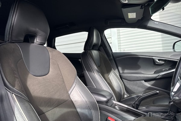 Used Volvo V40 2017 for sale - 76324053: Photo 24