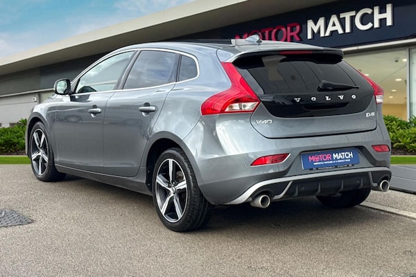 Used Volvo V40 2017 for sale - 76324053: Photo 2