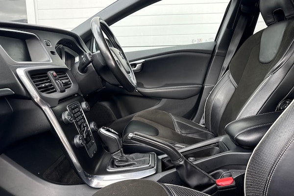 Used Volvo V40 2017 for sale - 76324053: Photo 35