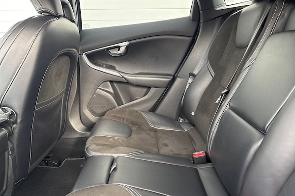 Used Volvo V40 2017 for sale - 76324053: Photo 37