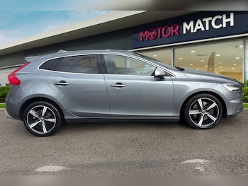 Used Volvo V40 2017 for sale - 76324053: Photo 3