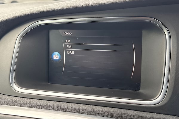 Used Volvo V40 2017 for sale - 76324053: Photo 45