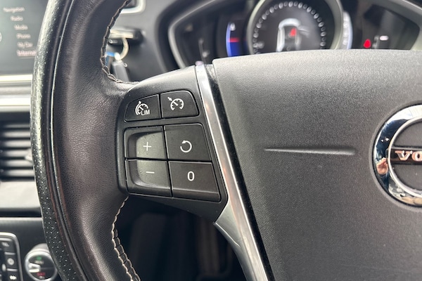 Used Volvo V40 2017 for sale - 76324053: Photo 52