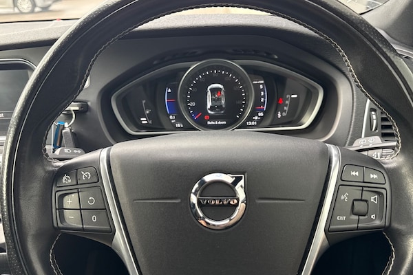 Used Volvo V40 2017 for sale - 76324053: Photo 57