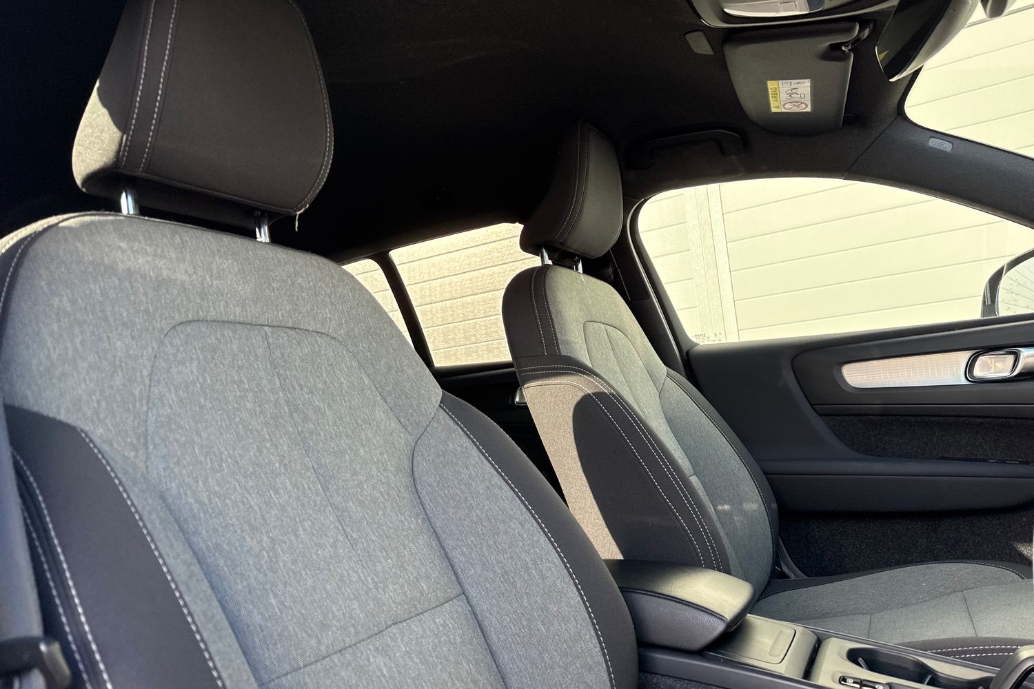 Used Volvo XC40 2023 for sale - 78029327: Photo 24