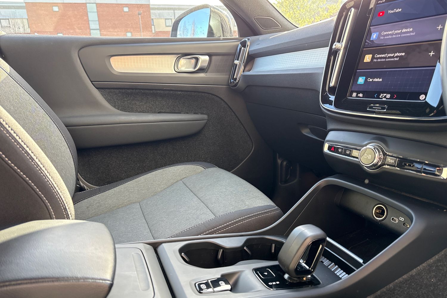 Used Volvo XC40 2023 for sale - 78029327: Photo 42