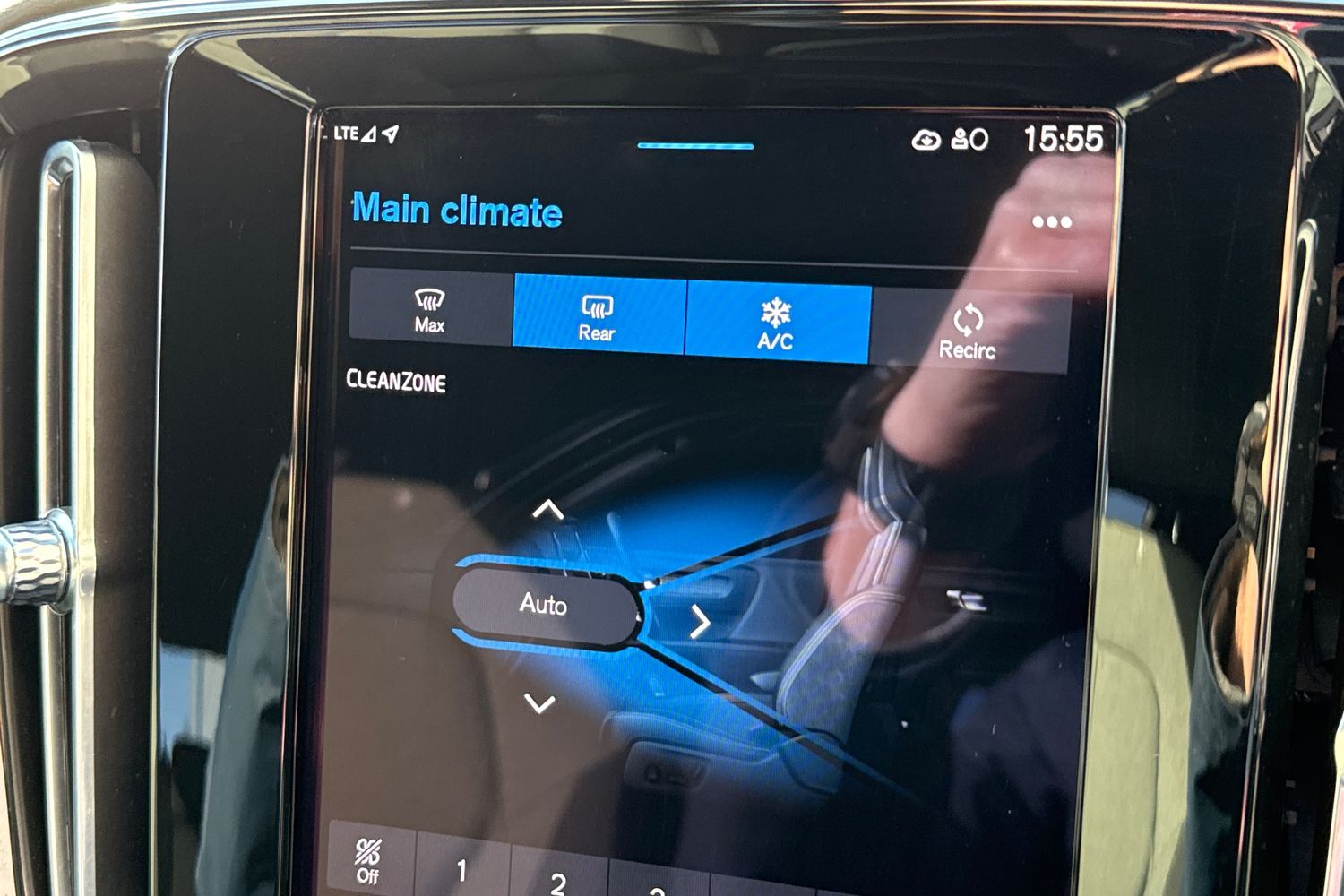 Used Volvo XC40 2023 for sale - 78029327: Photo 45