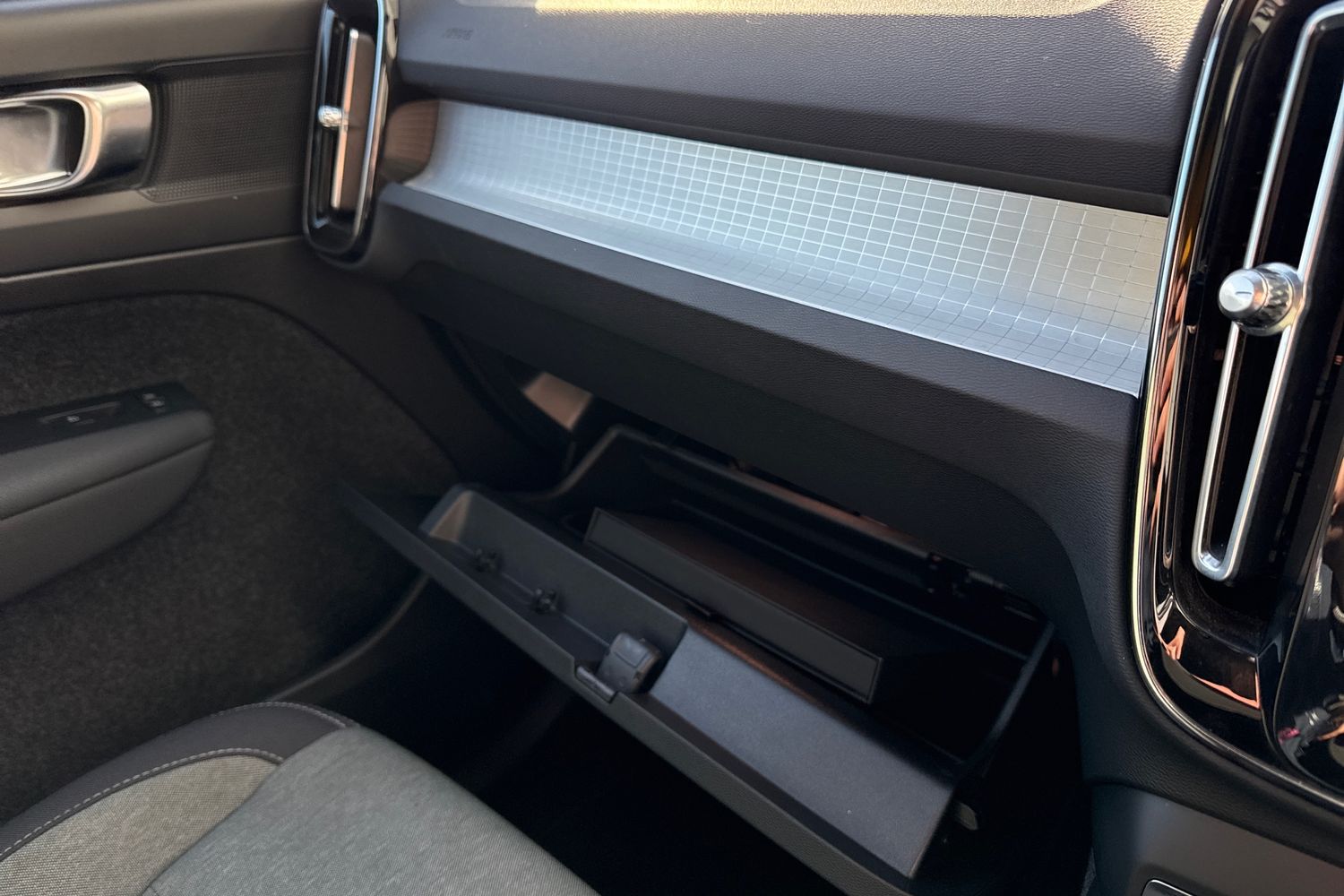 Used Volvo XC40 2023 for sale - 78029327: Photo 59