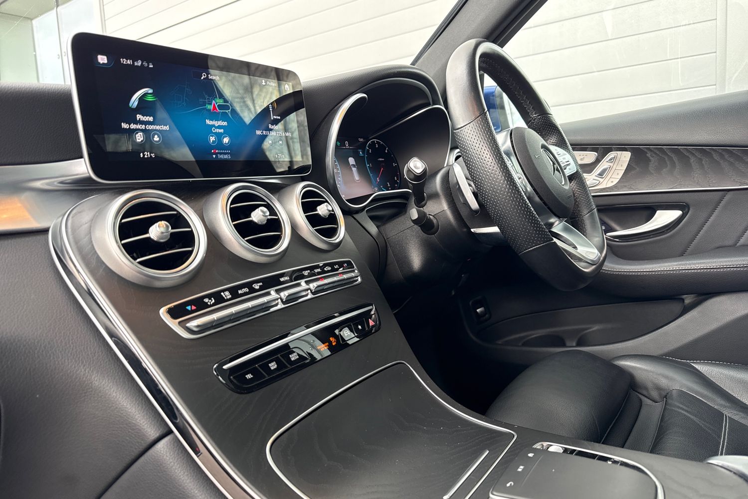 Used Mercedes-Benz GLC 2019 for sale - 77842888: Photo 35