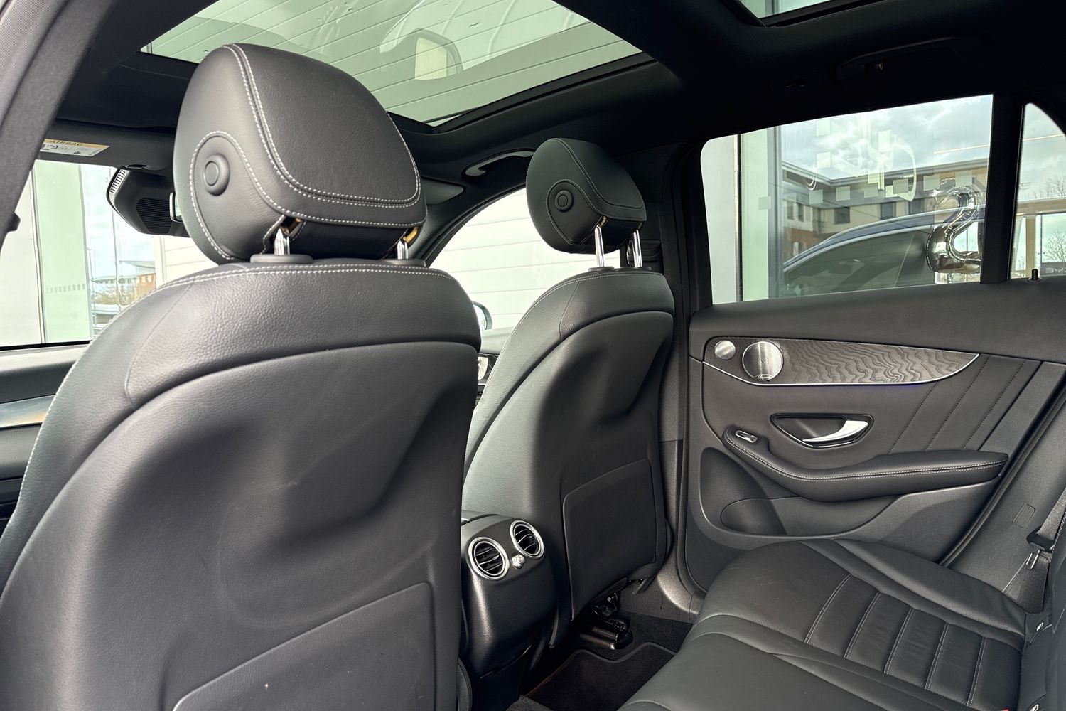 Used Mercedes-Benz GLC 2019 for sale - 77842888: Photo 36