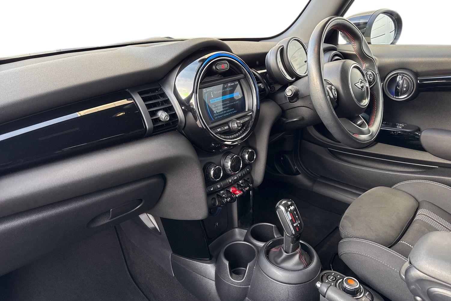 Used MINI Hatch 2019 for sale - 76581605: Photo 15