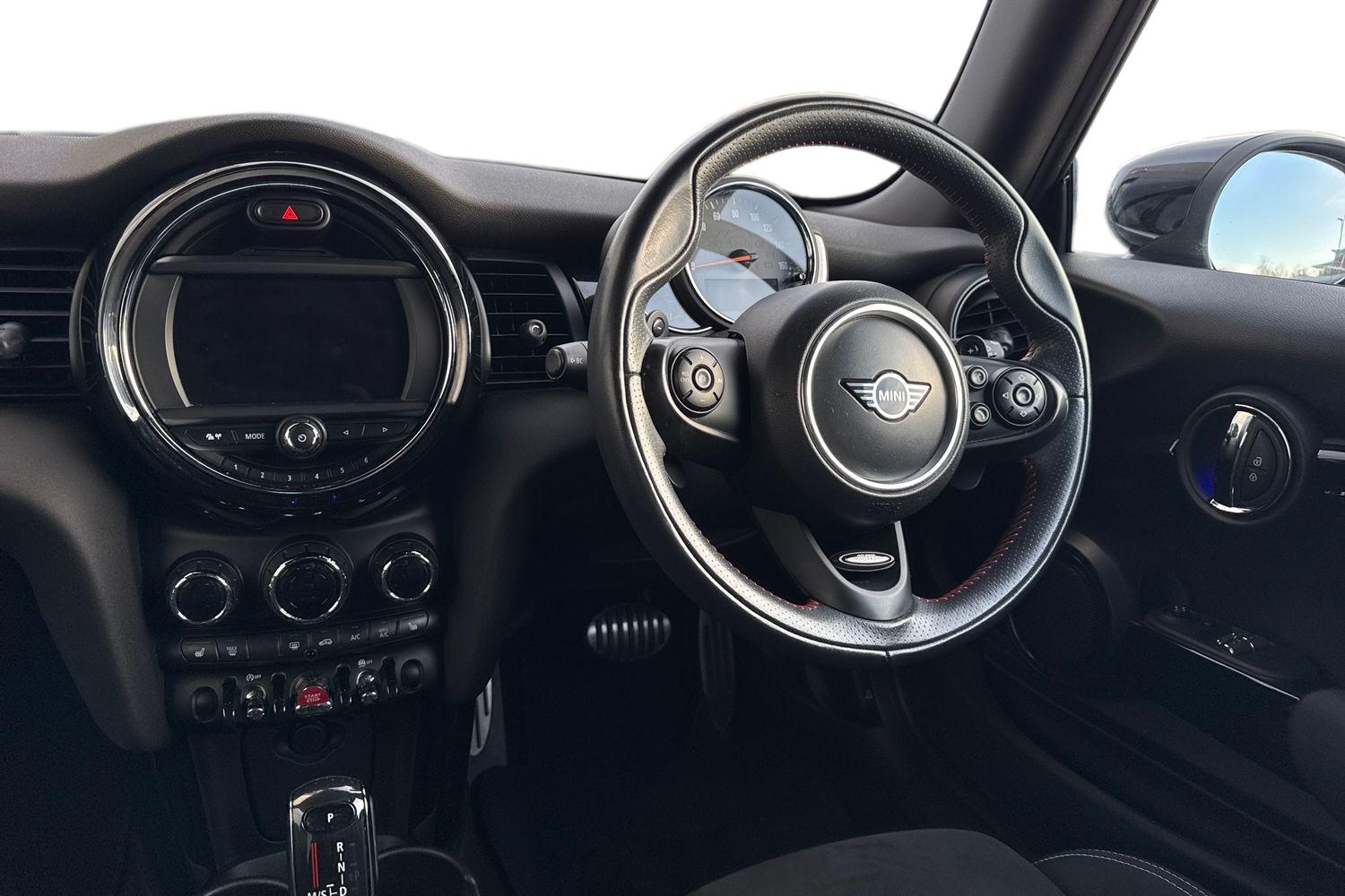 Used MINI Hatch 2019 for sale - 76581605: Photo 18