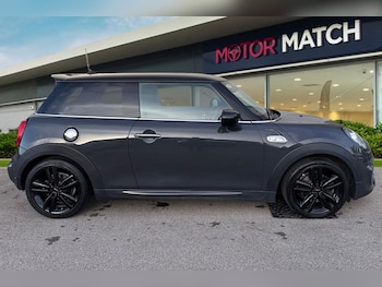 Used MINI Hatch 2019 for sale - 76581605: Photo
