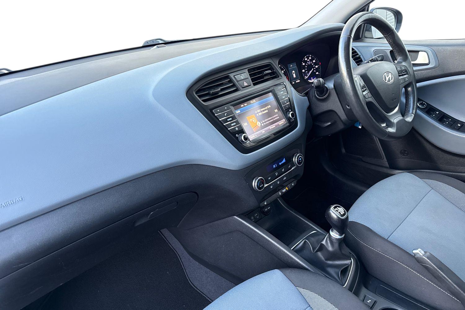 Used Hyundai i20 2015 for sale - 76805442: Photo 15