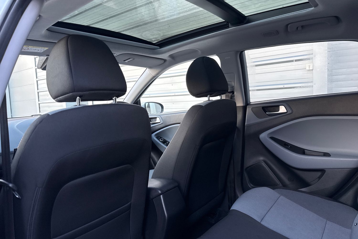 Used Hyundai i20 2015 for sale - 76805442: Photo 33