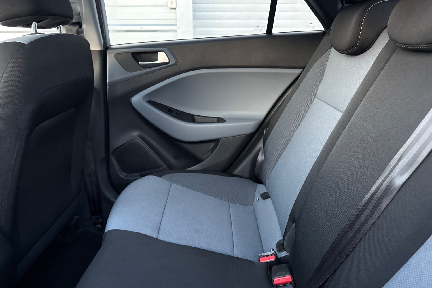 Used Hyundai i20 2015 for sale - 76805442: Photo 34