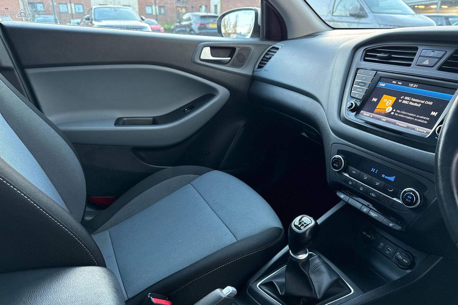 Used Hyundai i20 2015 for sale - 76805442: Photo 37