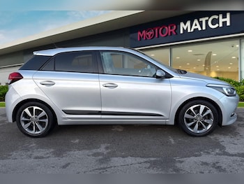 Used Hyundai i20 2015 for sale - 76805442: Photo