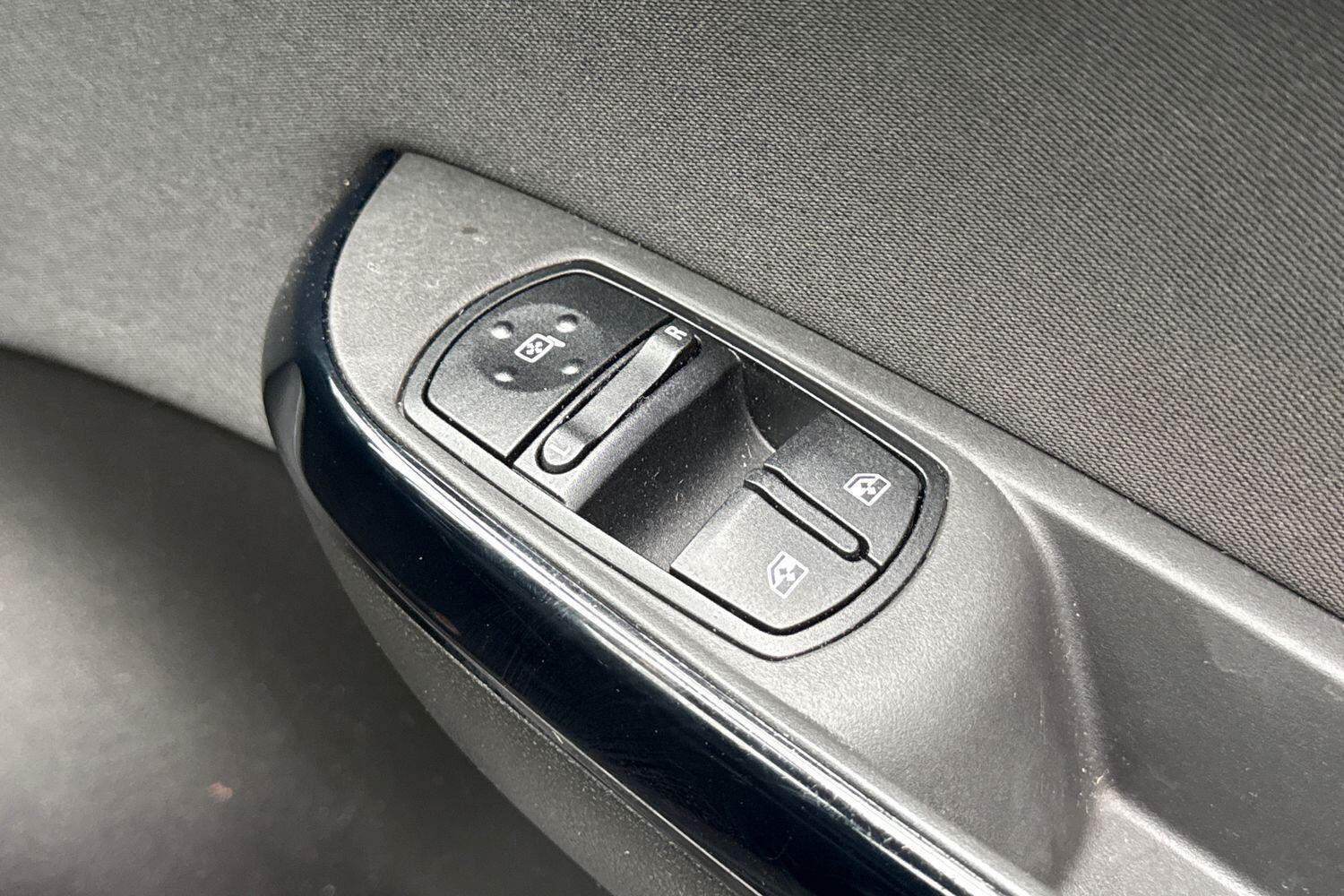 Used Vauxhall Corsa 2015 for sale - 76495117: Photo 36