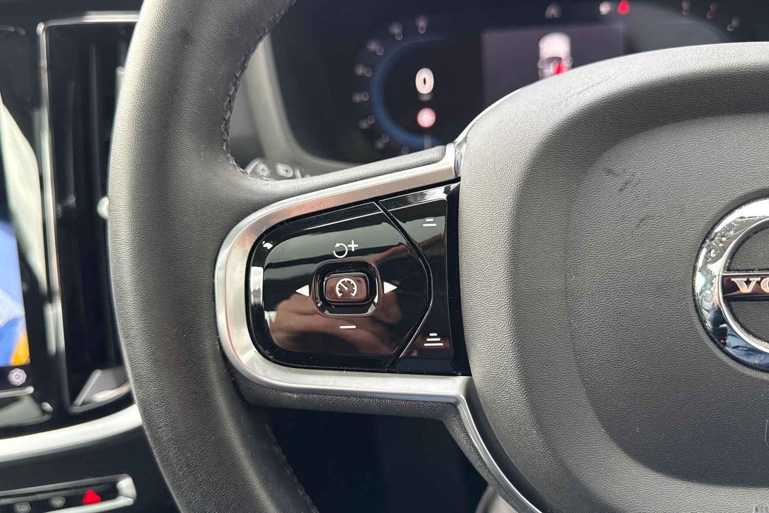 Used Volvo S60 2023 for sale - 77535347: Photo 54